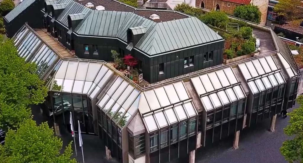 Das Gebäude von Bredex aus der Luft aufgenommen.