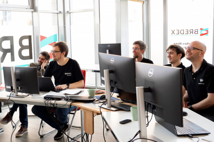 Spendenevent “Testing for Charity”: 2.040 Euro für den guten Zweck