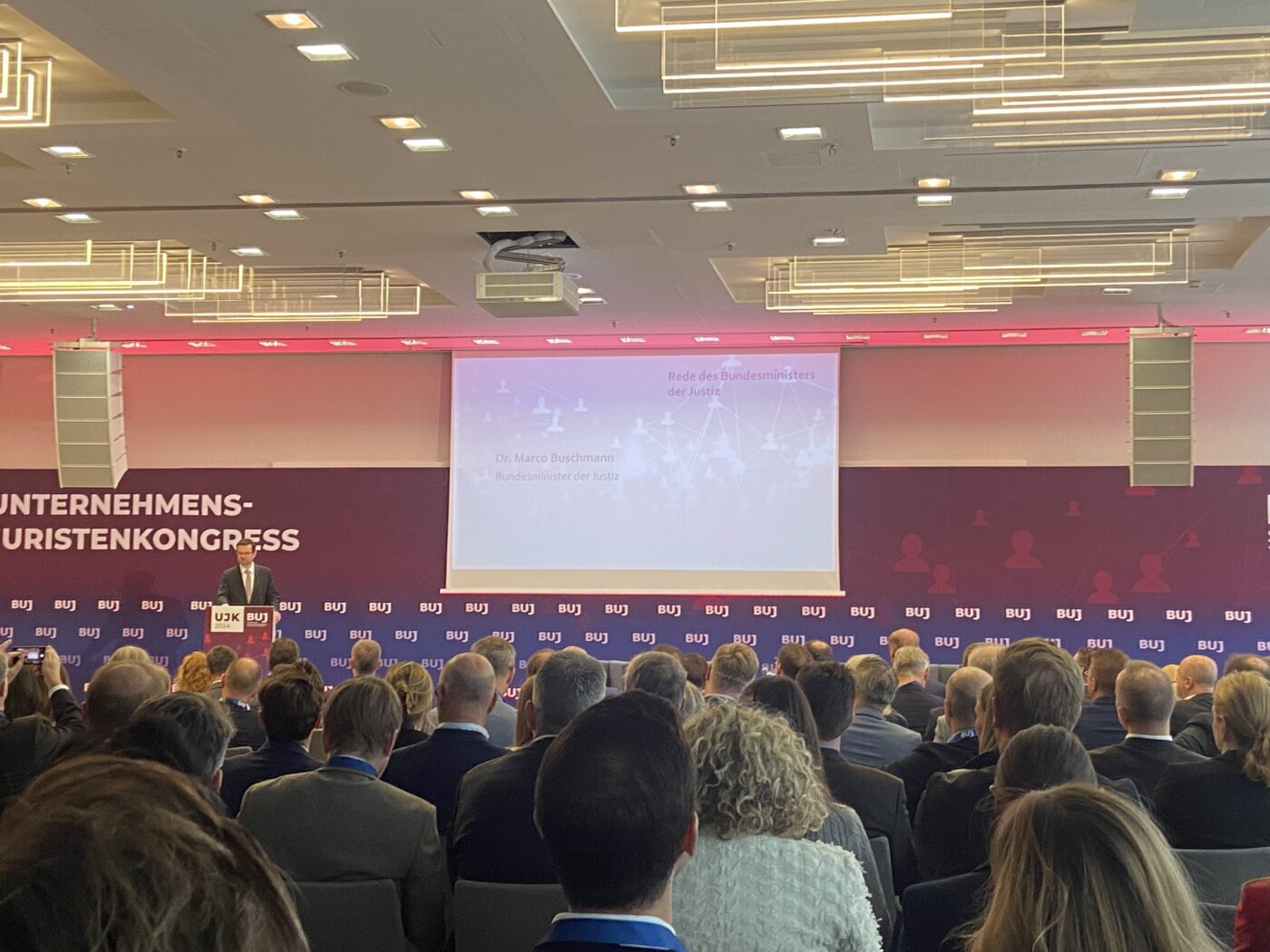 Dr. Marco Buschmann beim Unternehmensjuristenkongress.